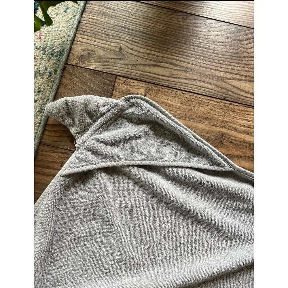 Pillowfort Shark Hooded Gray Bath Towel with Fin Kids Baby - See Pics